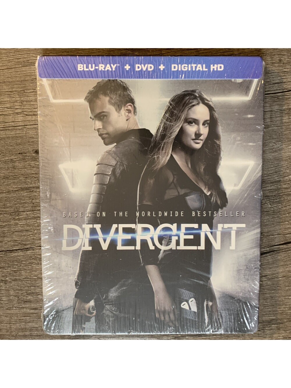 Divergent STEELBOOK (Blu-ray/DVD, 2014) Case Spine Has Damage NEW SEALED